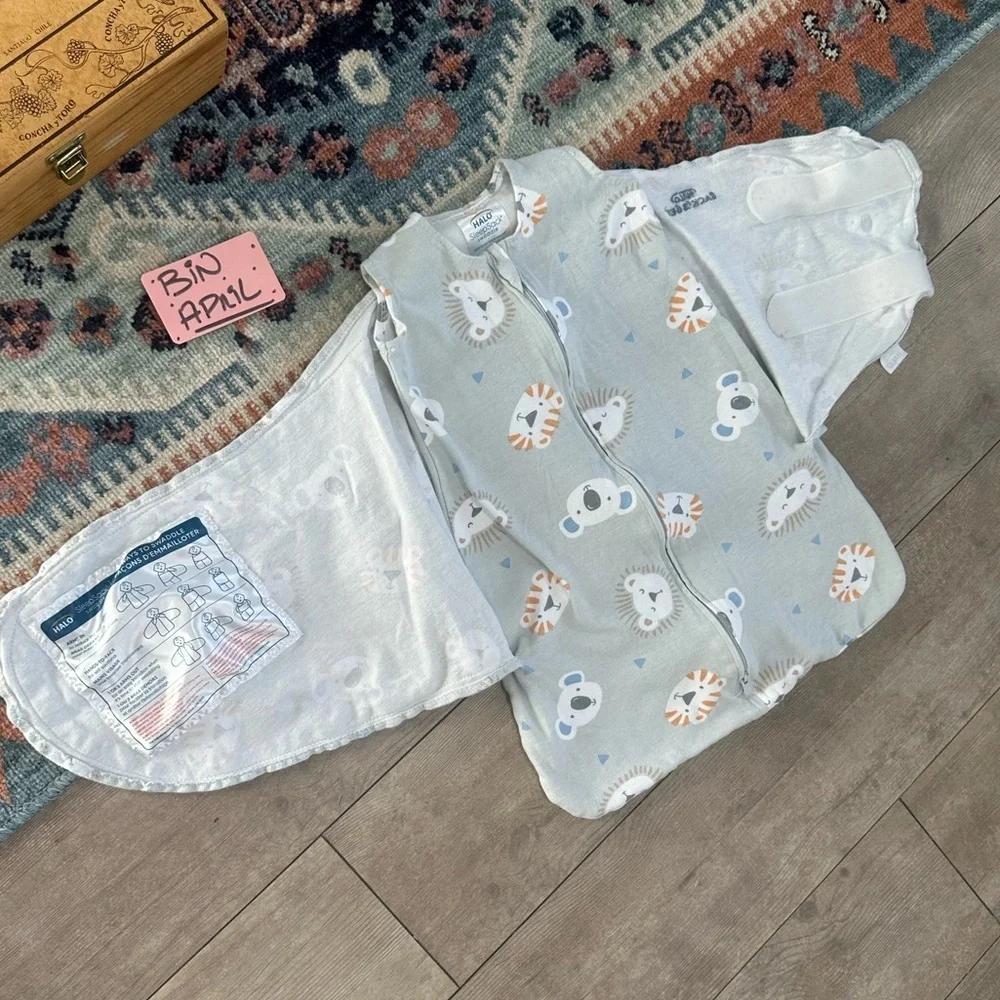 Halo Newborn Sleep Sack Lions, Tigers, and Bears 1.5 Tog Like New 100% cotton